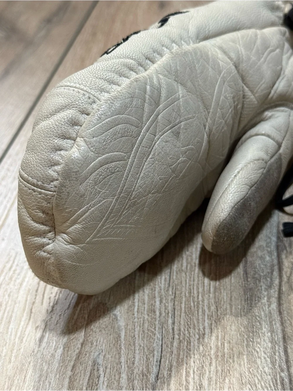 Dakine Leather Snowboard Mittens Yin Yang Team Lotus Black Cream Small